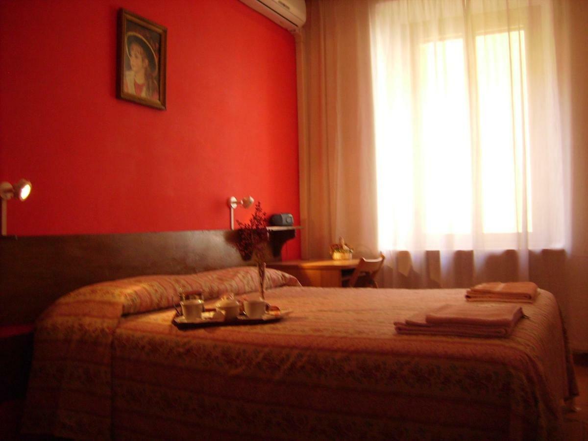 B&B Vaticanrooms Rome Bagian luar foto